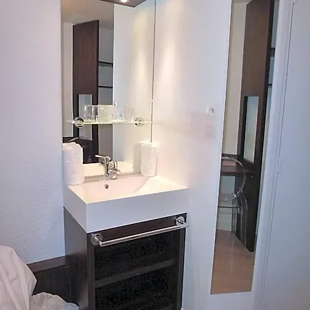 Primo Centre 2*